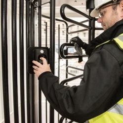 Breezemount Supply Biometric Fingerprint PC Based Door Entry