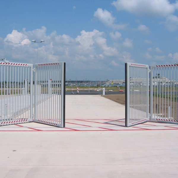 Breezemount Double Leaf Bi-Fold-Gate