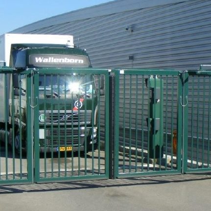 Bifold Gates