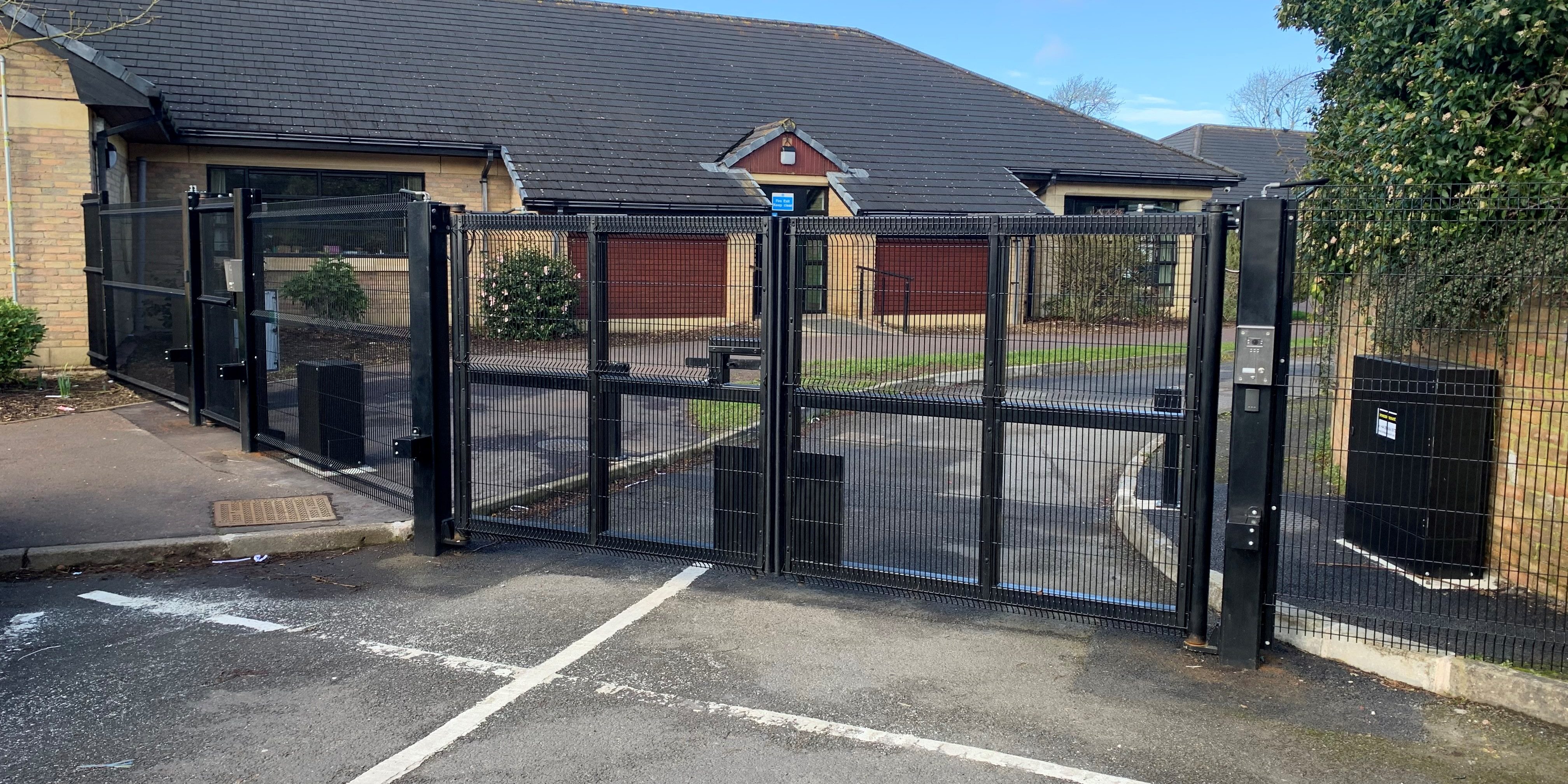 New Automatic Gates installed at Local Primary School Breezemount Electrical & Hydraulics Ltd
